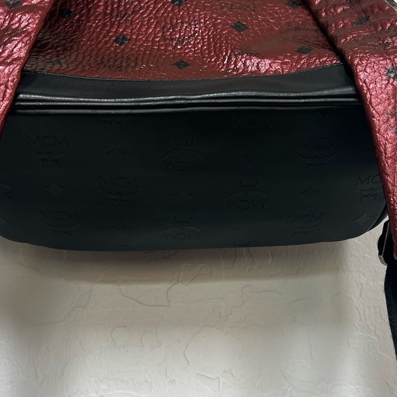 MCM stark small visetos metallic red backpack - Picture 8 of 16